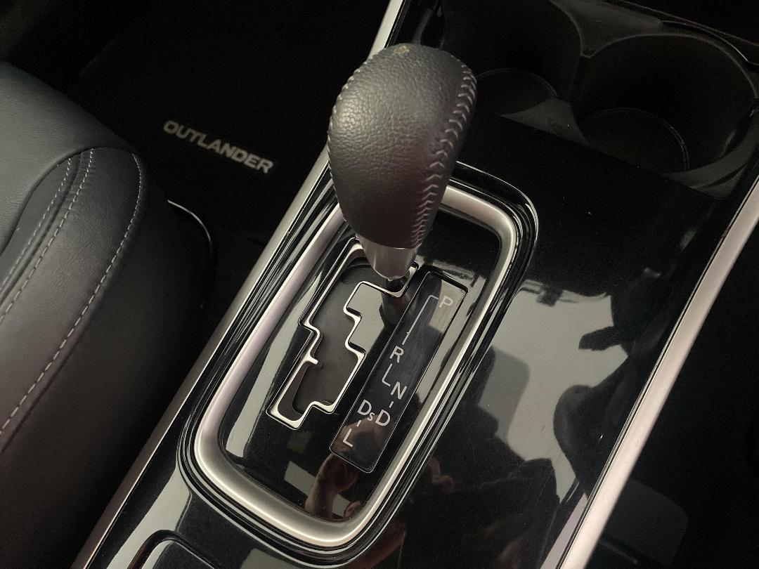 Photo '34' of Mitsubishi Outlander Photo '34' of Mitsubishi Outlander