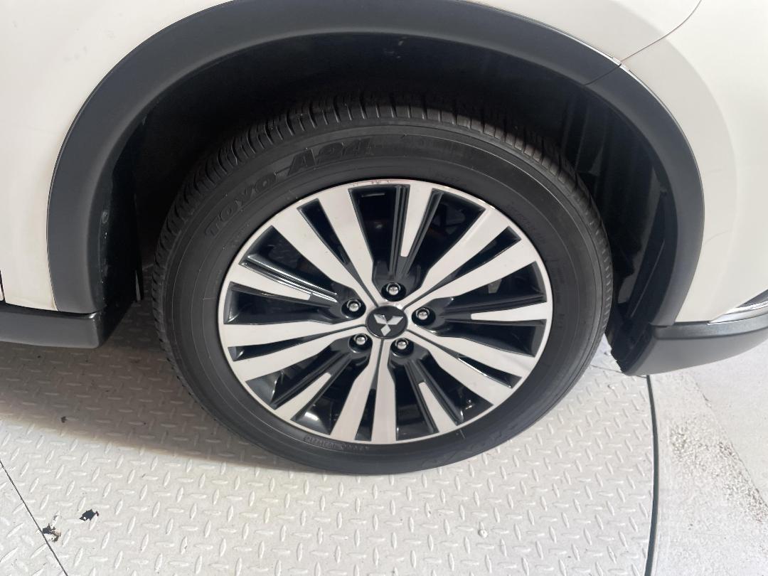 Photo '9' of Mitsubishi Outlander