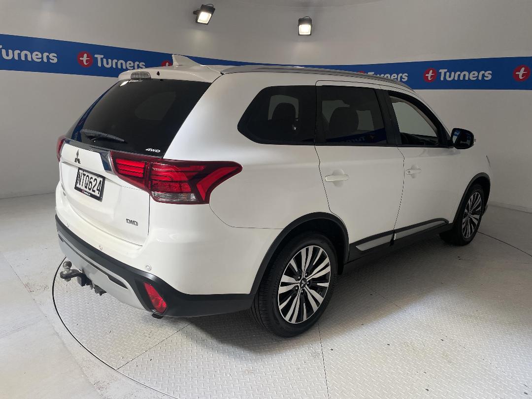 Photo '7' of Mitsubishi Outlander