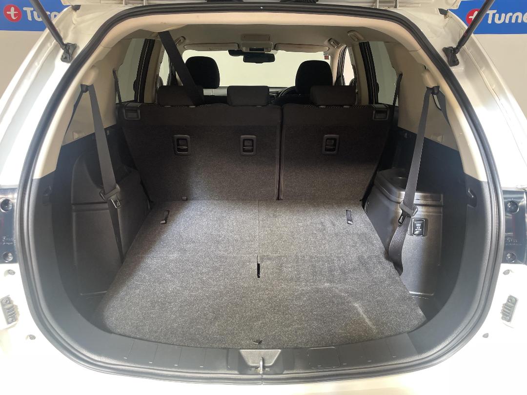 Photo '14' of Mitsubishi Outlander