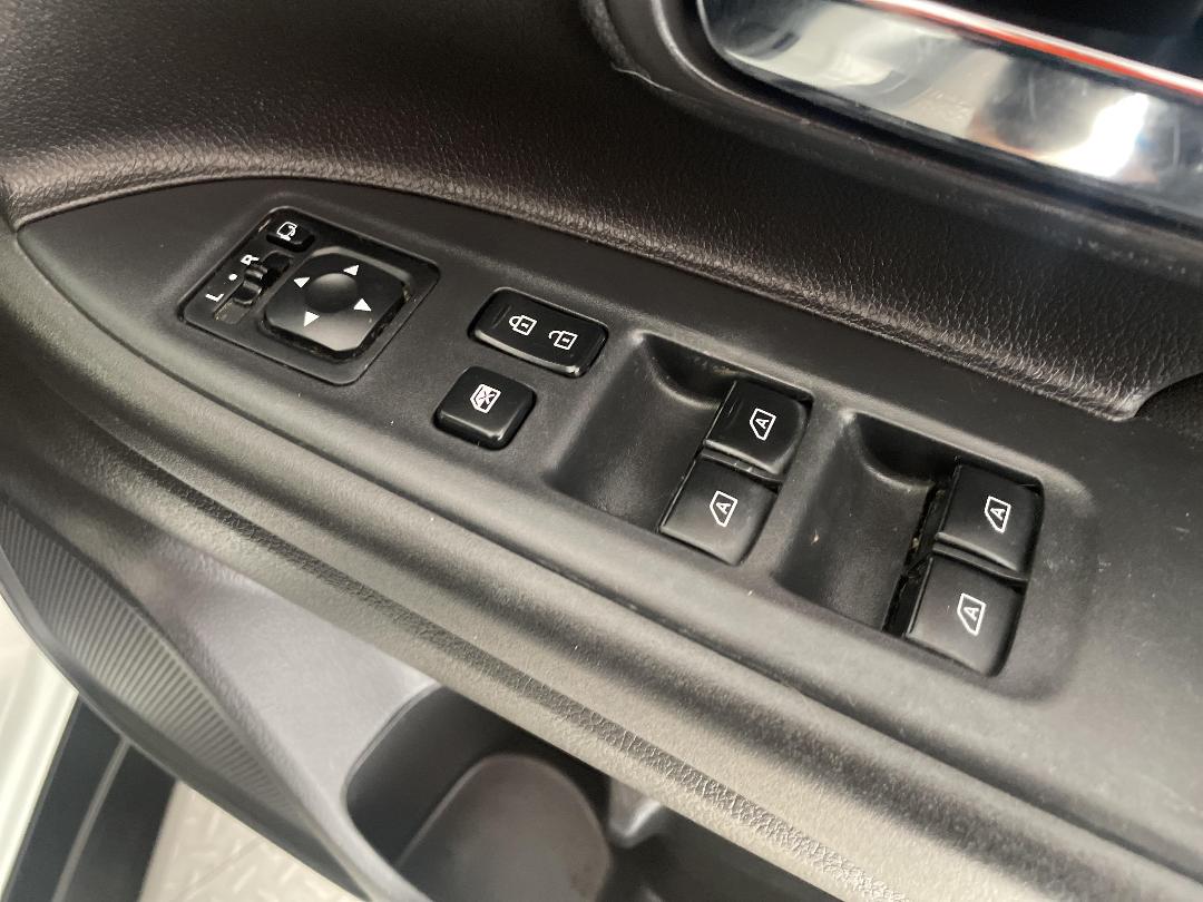 Photo '24' of Mitsubishi Outlander