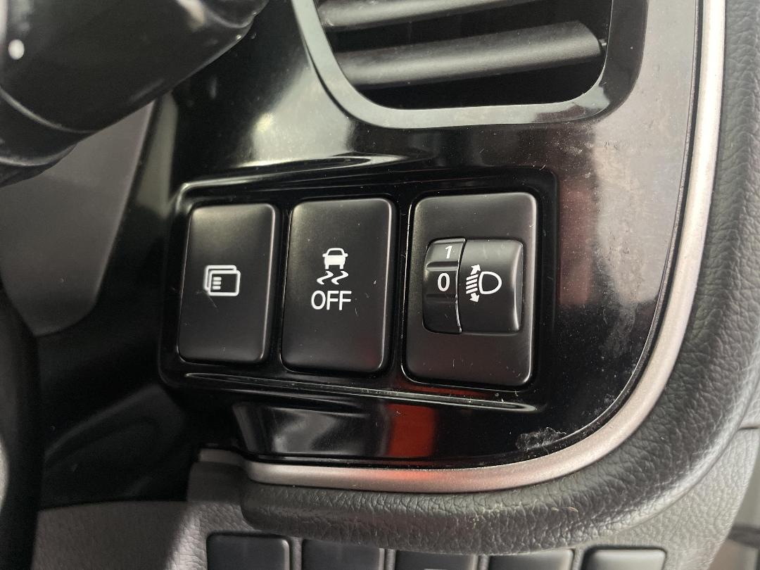 Photo '25' of Mitsubishi Outlander