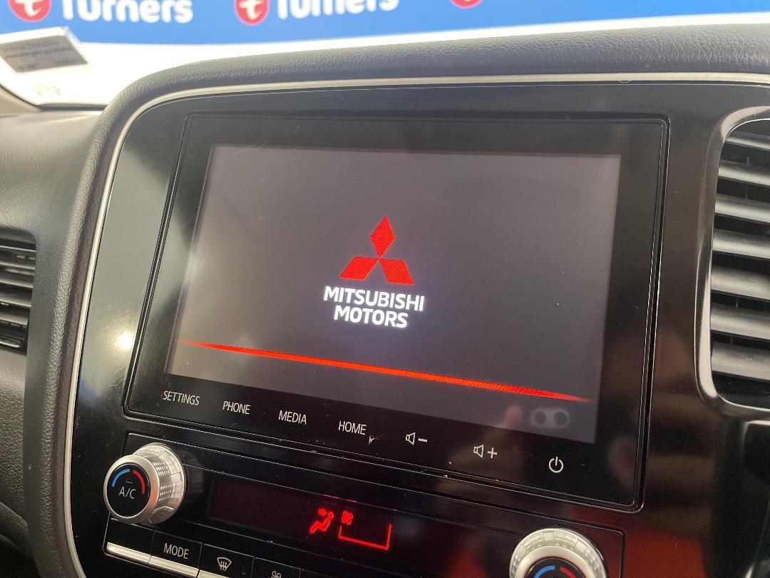 Photo '30' of Mitsubishi Outlander