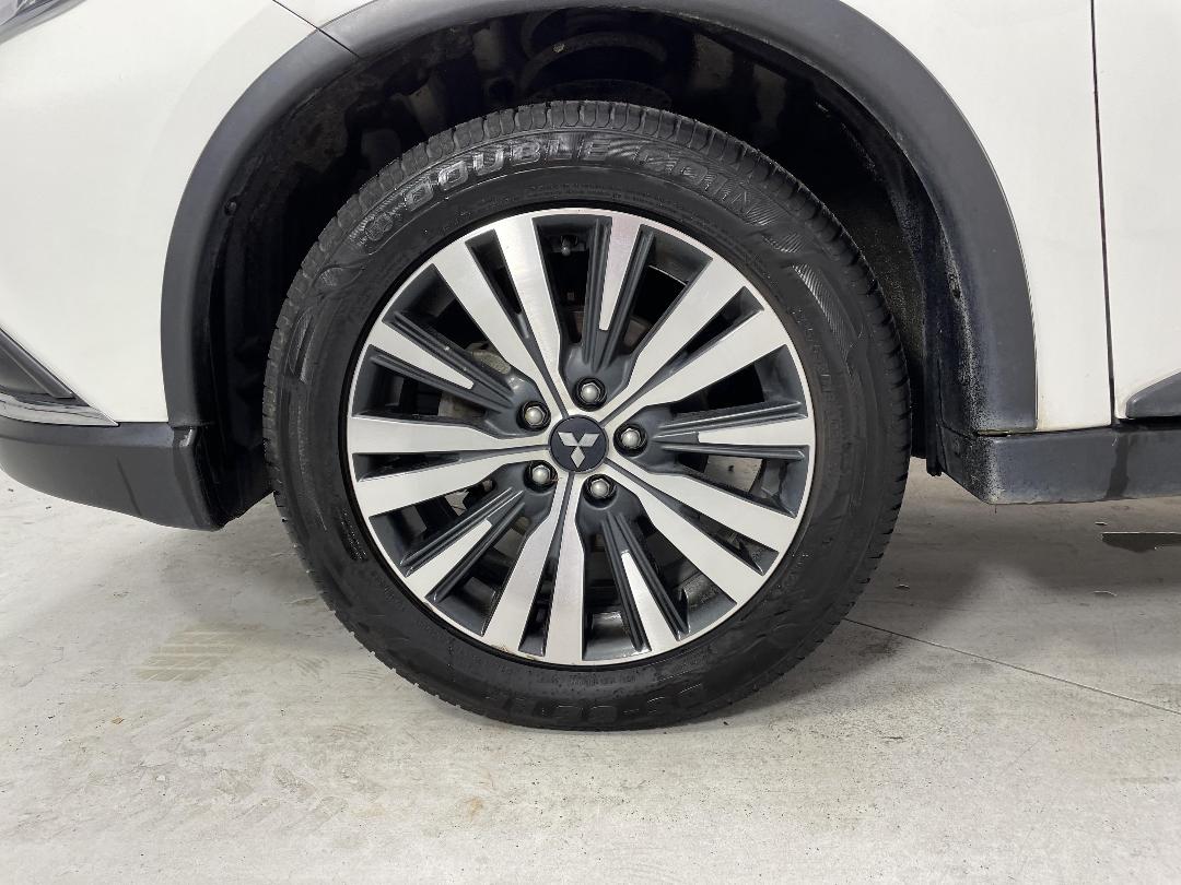 Photo '10' of Mitsubishi Outlander Photo '10' of Mitsubishi Outlander