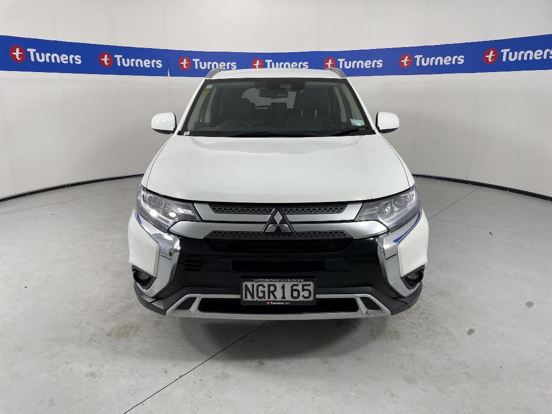 Photo '2' of Mitsubishi Outlander Photo '2' of Mitsubishi Outlander