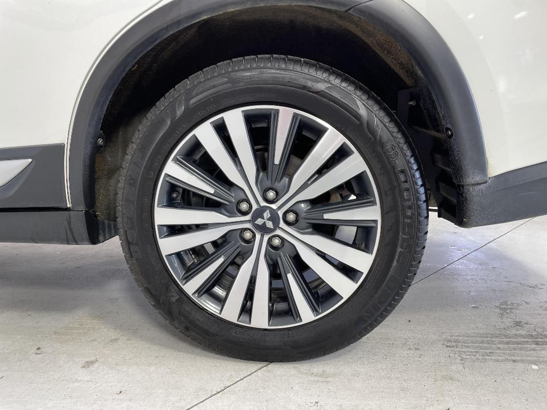 Photo '11' of Mitsubishi Outlander Photo '11' of Mitsubishi Outlander