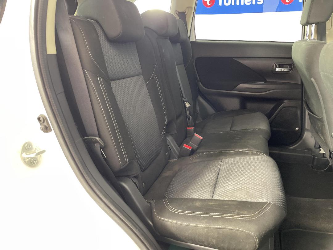 Photo '20' of Mitsubishi Outlander Photo '20' of Mitsubishi Outlander