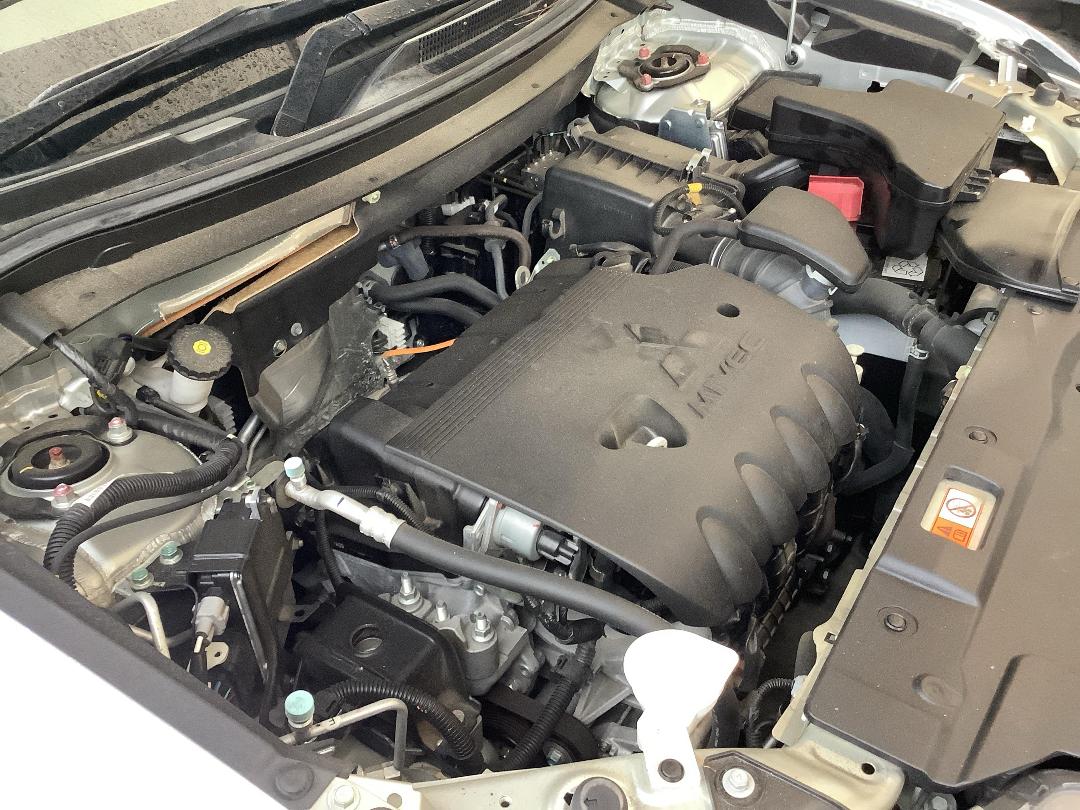 Photo '13' of Mitsubishi Outlander LS Photo '13' of Mitsubishi Outlander LS