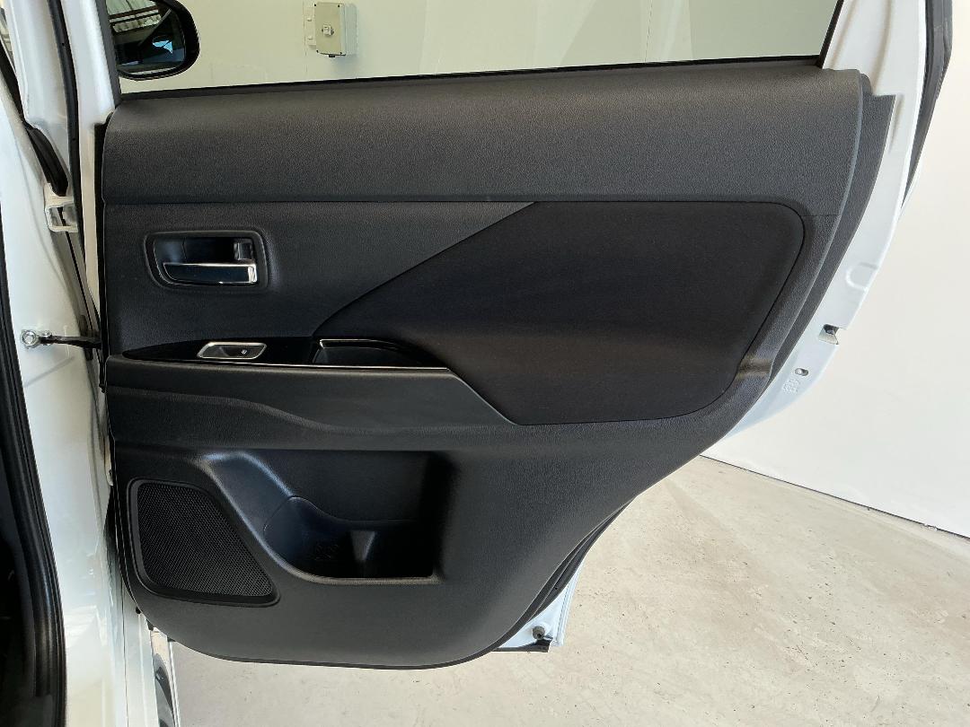 Photo '19' of Mitsubishi Outlander Photo '19' of Mitsubishi Outlander