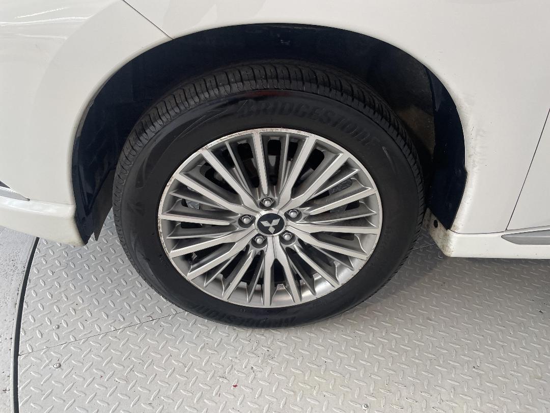 Photo '10' of Mitsubishi Outlander Photo '10' of Mitsubishi Outlander