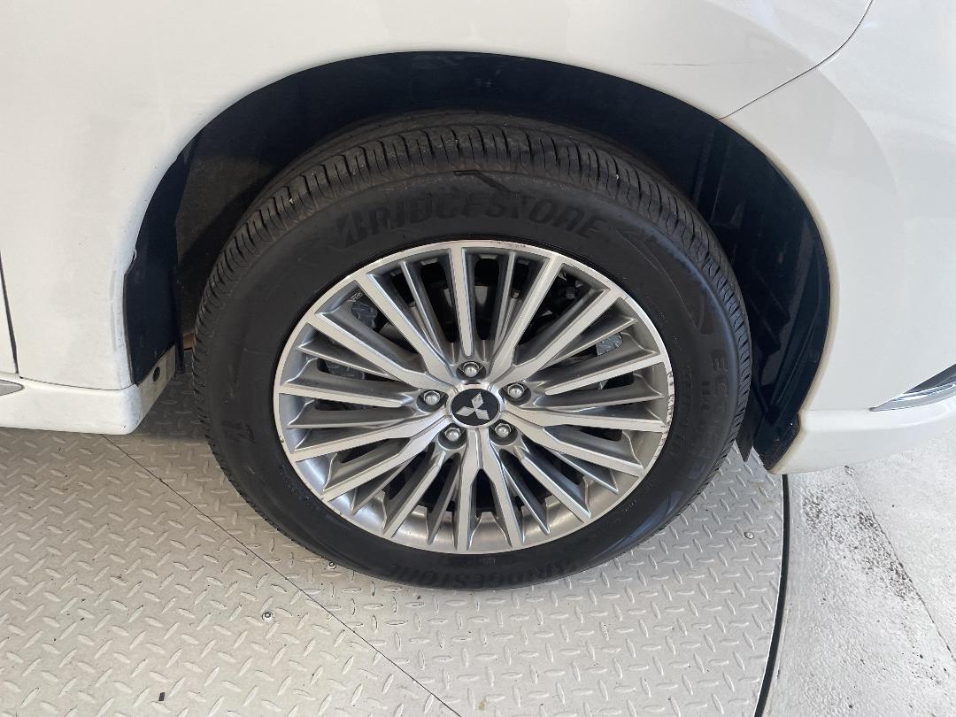 Photo '9' of Mitsubishi Outlander Photo '9' of Mitsubishi Outlander