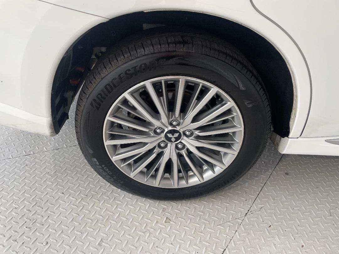 Photo '12' of Mitsubishi Outlander Photo '12' of Mitsubishi Outlander