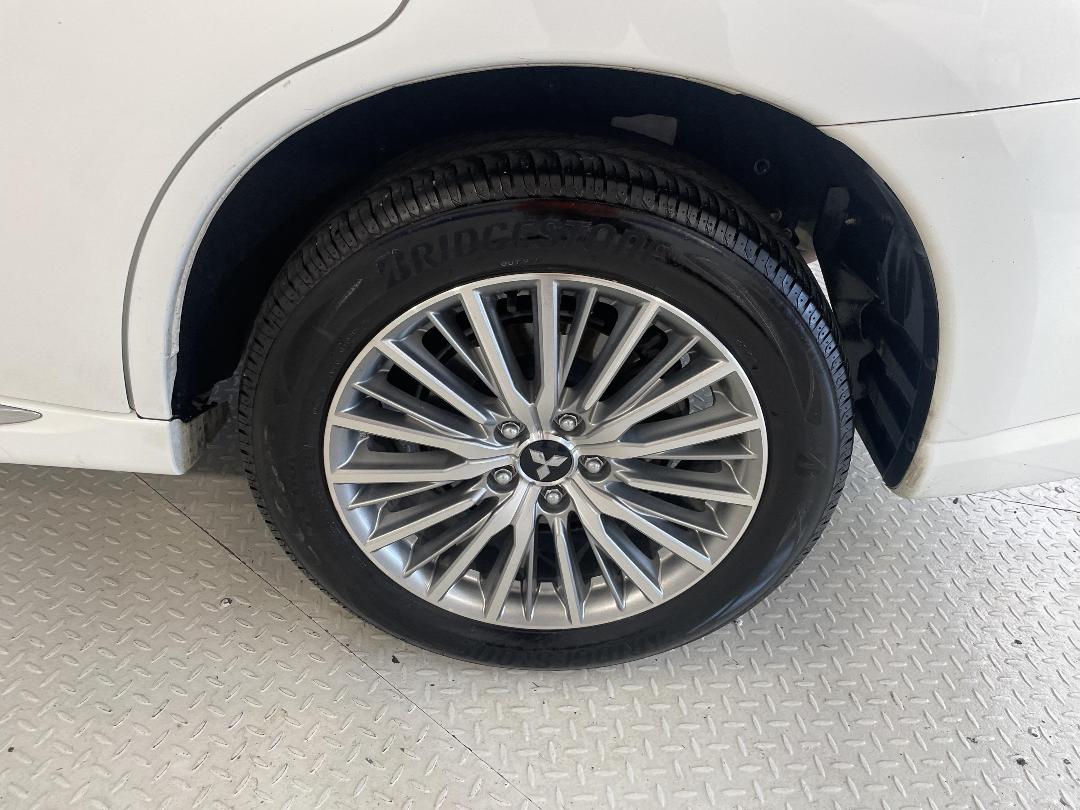 Photo '11' of Mitsubishi Outlander Photo '11' of Mitsubishi Outlander