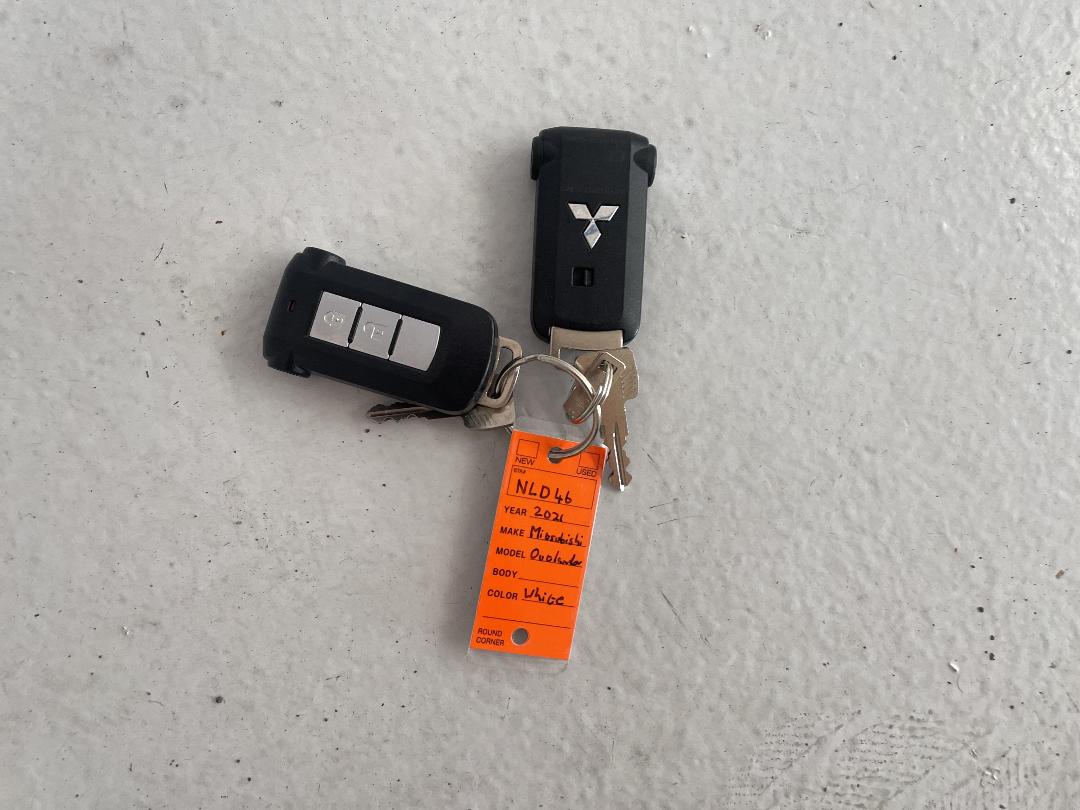 Photo '22' of Mitsubishi Outlander Photo '22' of Mitsubishi Outlander