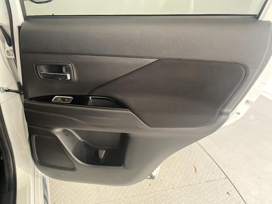 Photo '19' of Mitsubishi Outlander Photo '19' of Mitsubishi Outlander