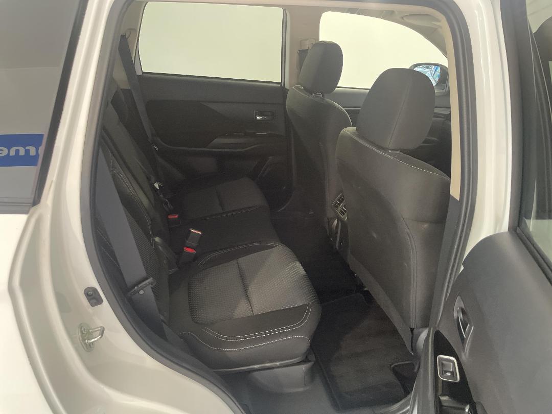 Photo '20' of Mitsubishi Outlander Photo '20' of Mitsubishi Outlander