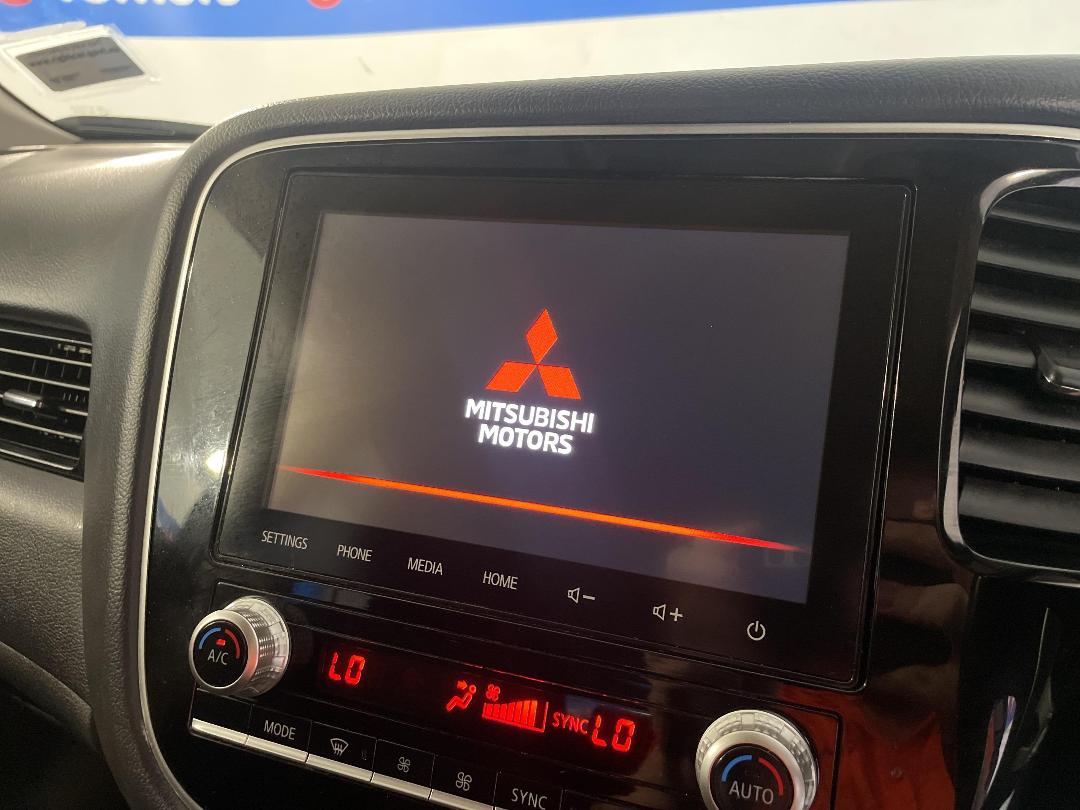 Photo '30' of Mitsubishi Outlander Photo '30' of Mitsubishi Outlander