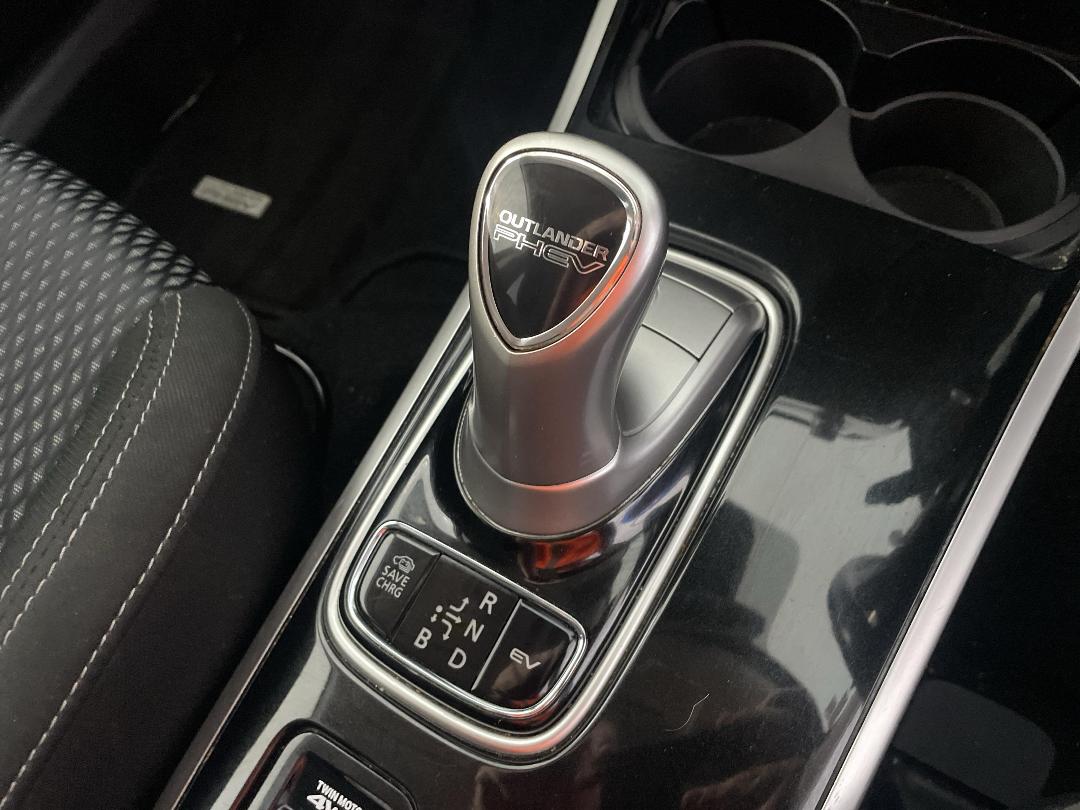 Photo '33' of Mitsubishi Outlander Photo '33' of Mitsubishi Outlander