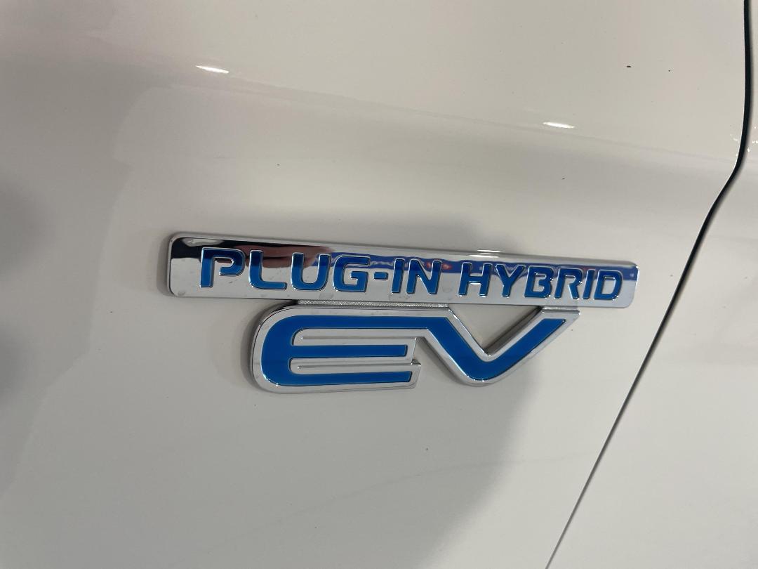 Photo '37' of Mitsubishi Outlander Photo '37' of Mitsubishi Outlander