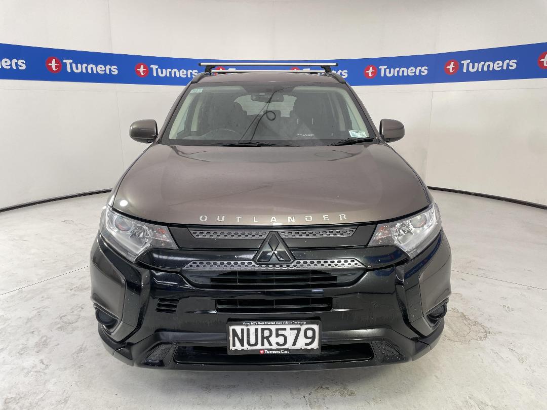 Photo '2' of Mitsubishi Outlander