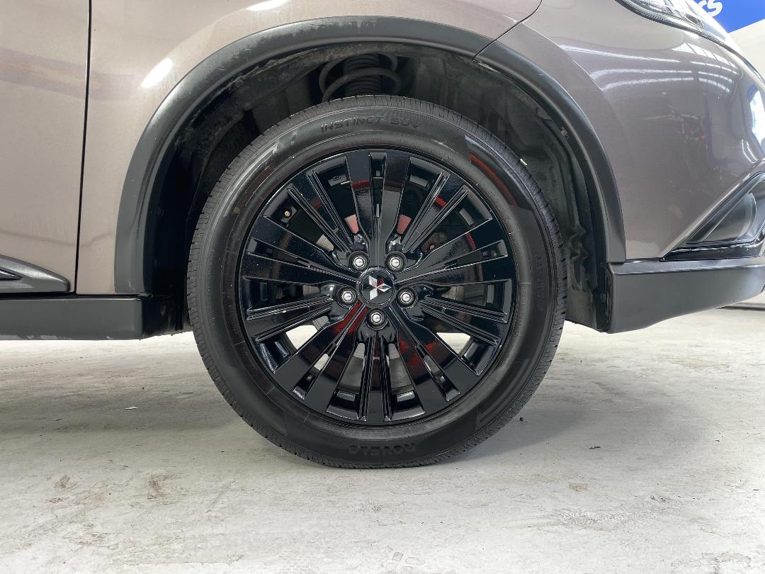 Photo '9' of Mitsubishi Outlander