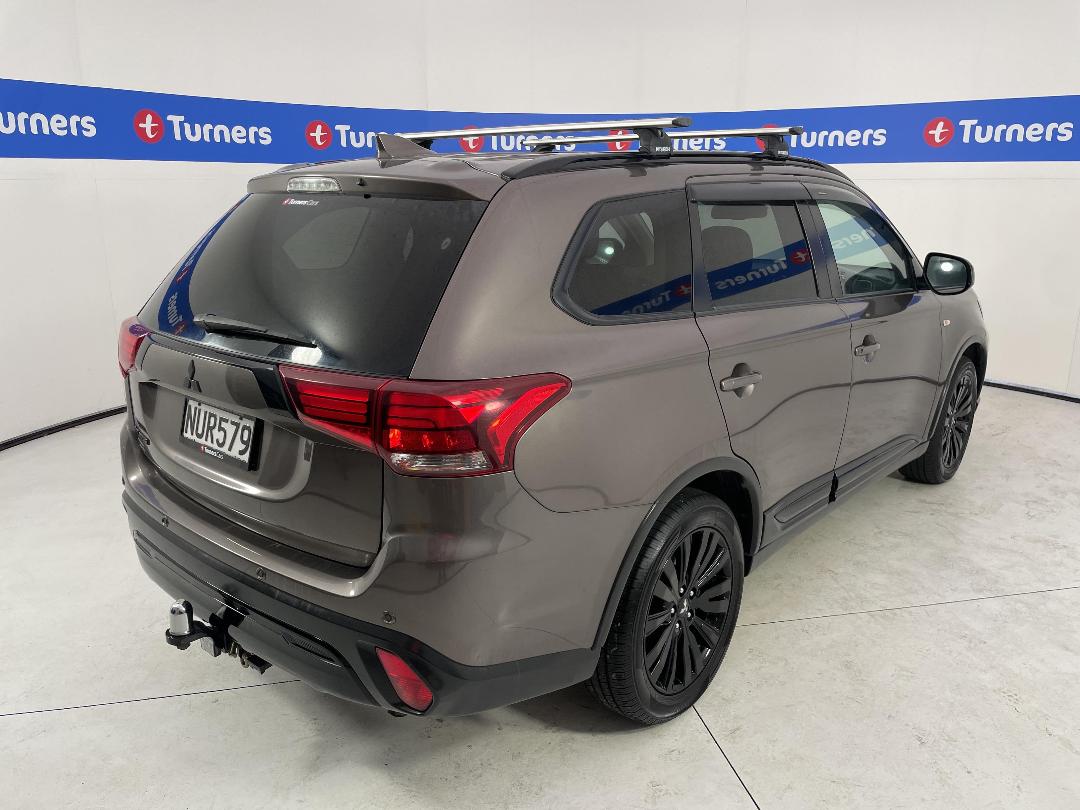 Photo '7' of Mitsubishi Outlander