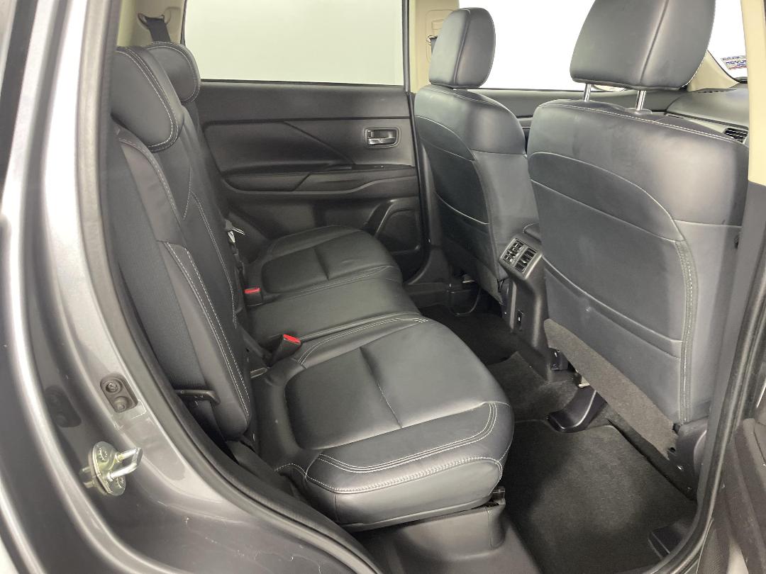 Photo '20' of Mitsubishi Outlander