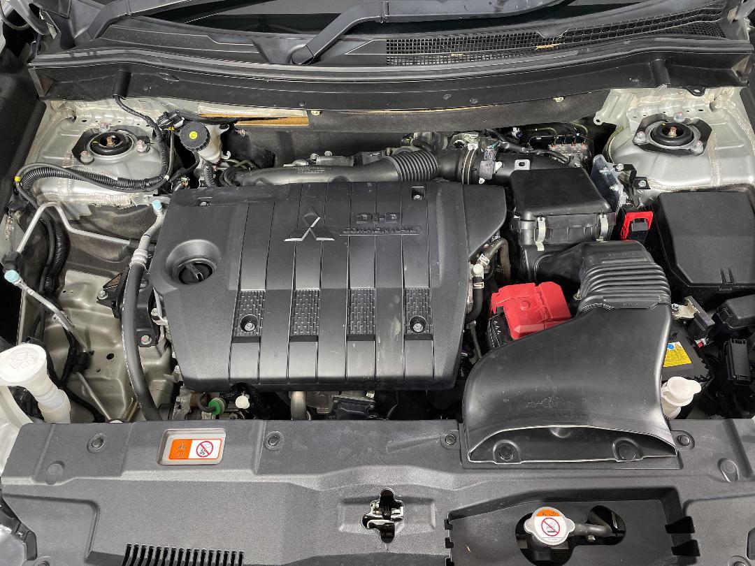 Photo '13' of Mitsubishi Outlander Photo '13' of Mitsubishi Outlander