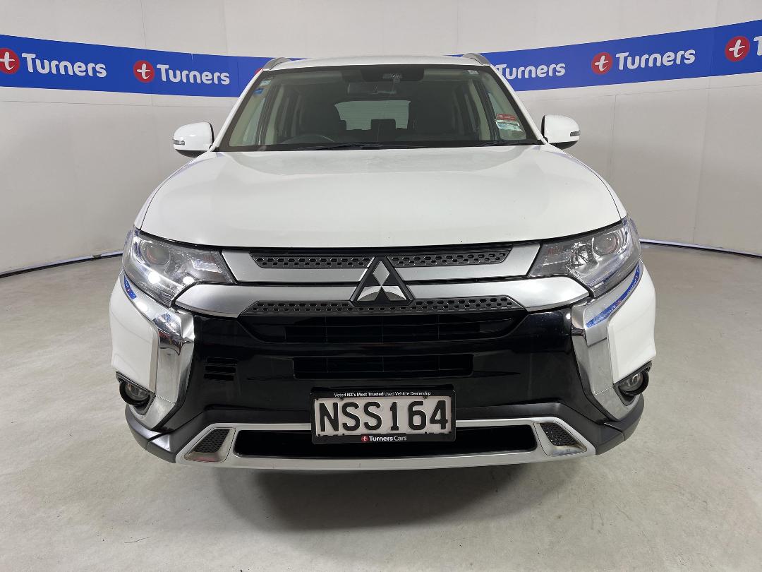 Photo '2' of Mitsubishi Outlander