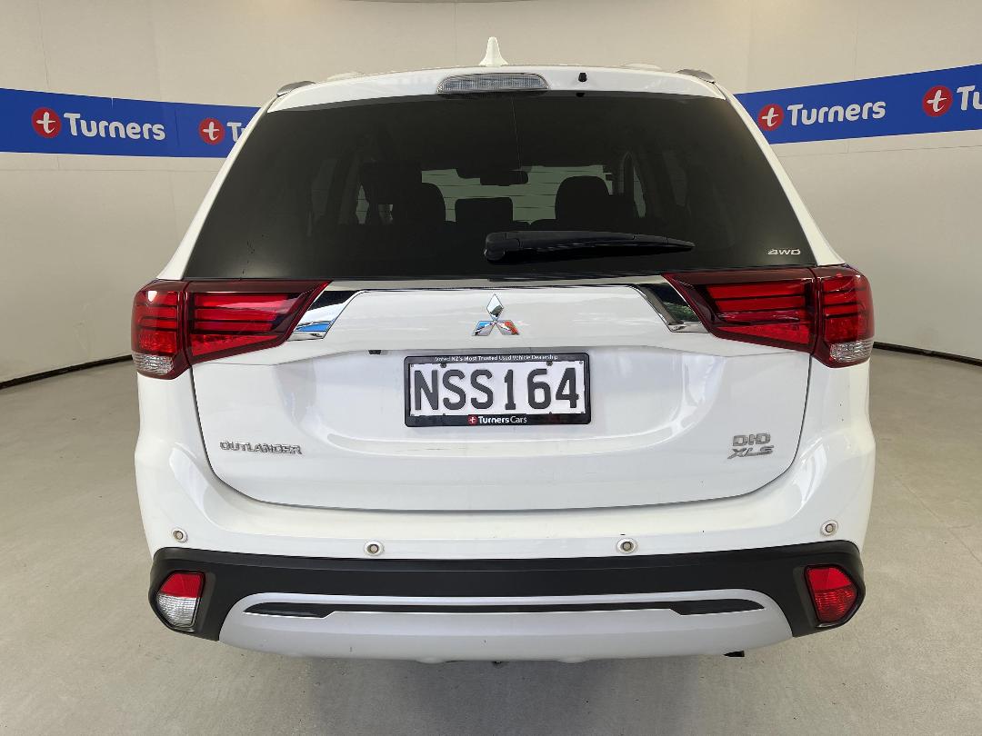 Photo '6' of Mitsubishi Outlander