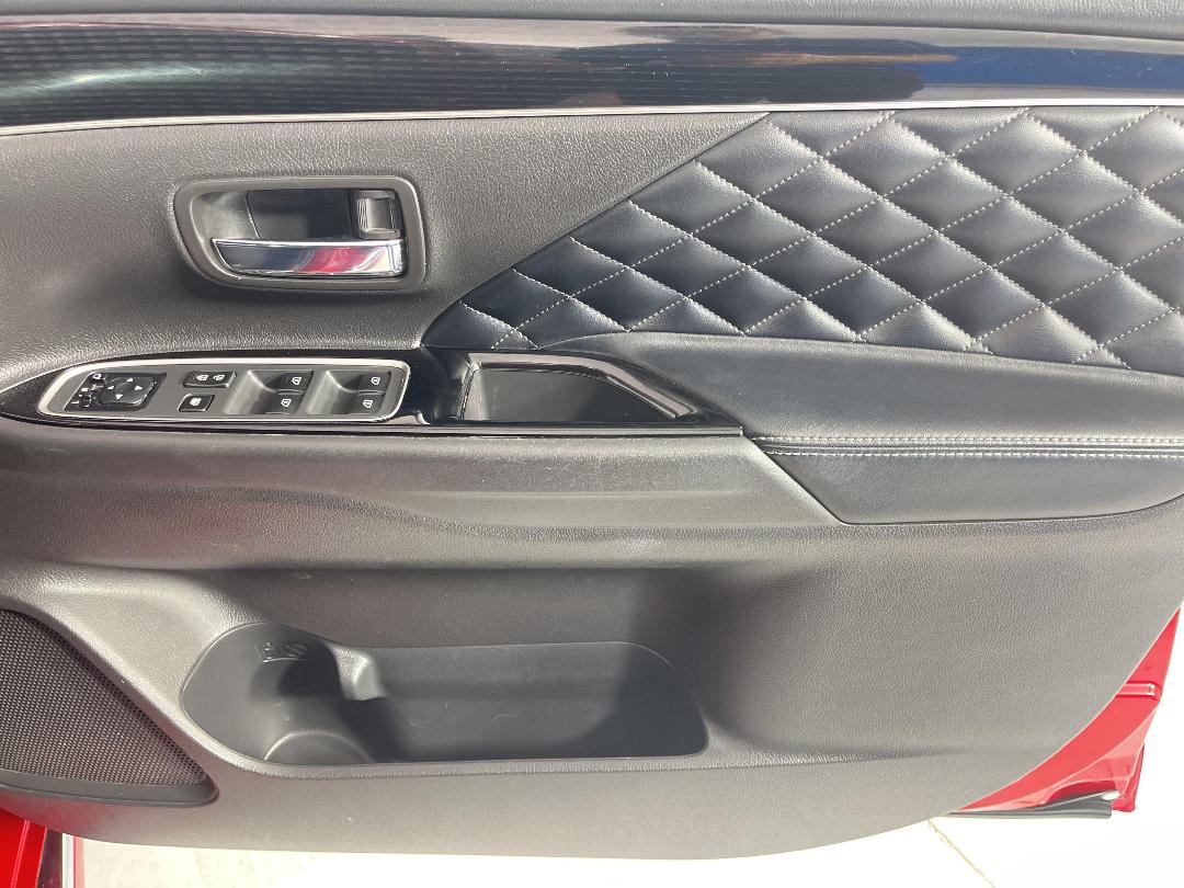 Photo '15' of Mitsubishi Outlander Photo '15' of Mitsubishi Outlander