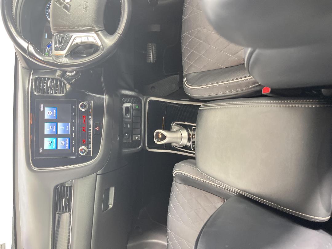 Photo '18' of Mitsubishi Outlander Photo '18' of Mitsubishi Outlander