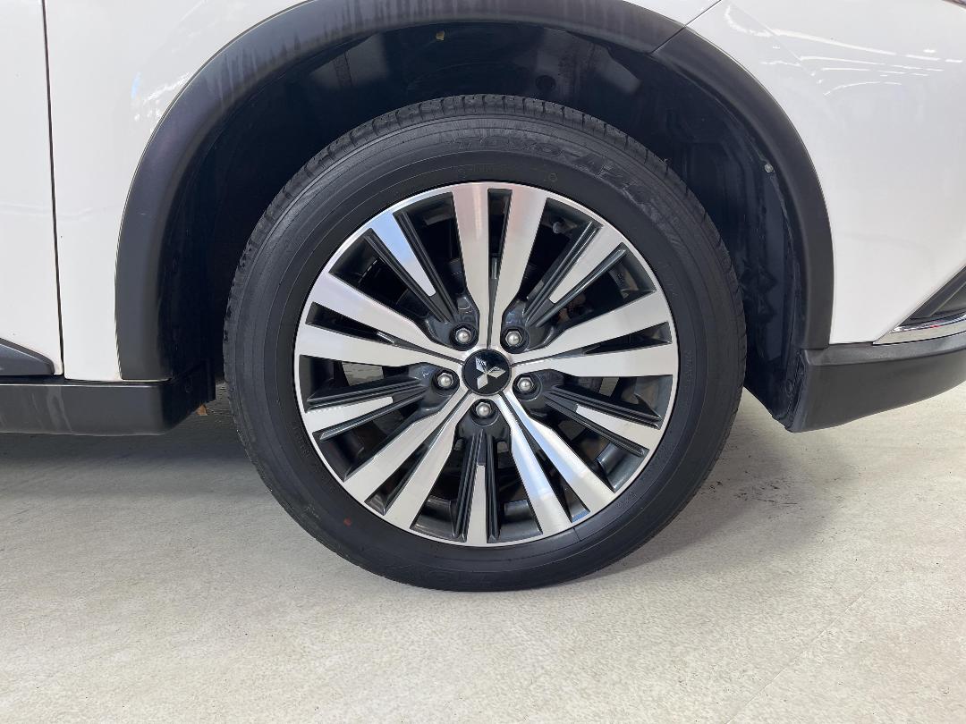 Photo '9' of Mitsubishi Outlander