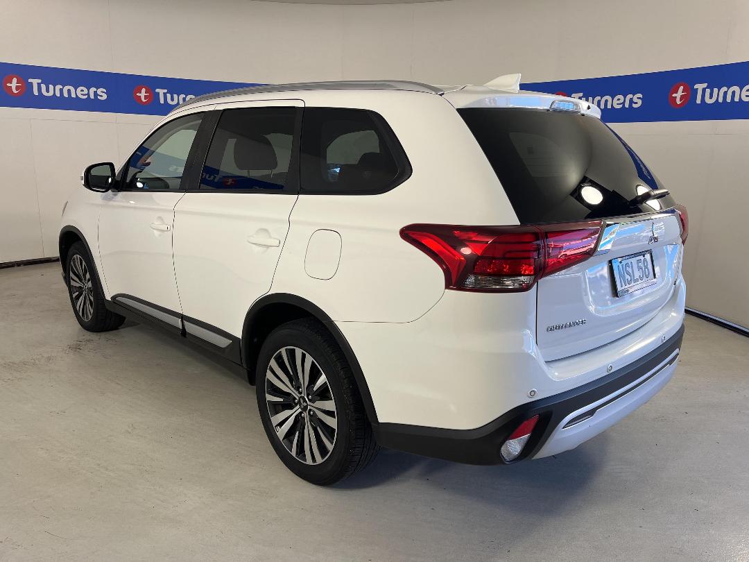 Photo '5' of Mitsubishi Outlander