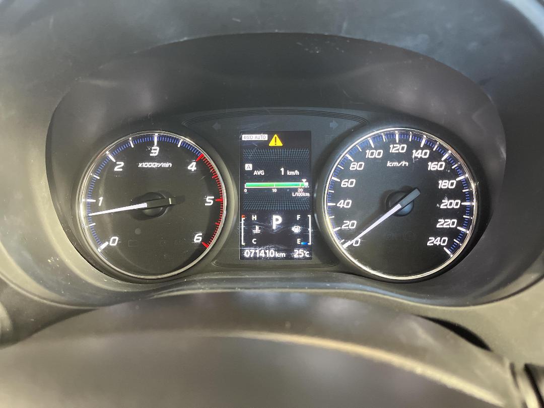 Photo '21' of Mitsubishi Outlander