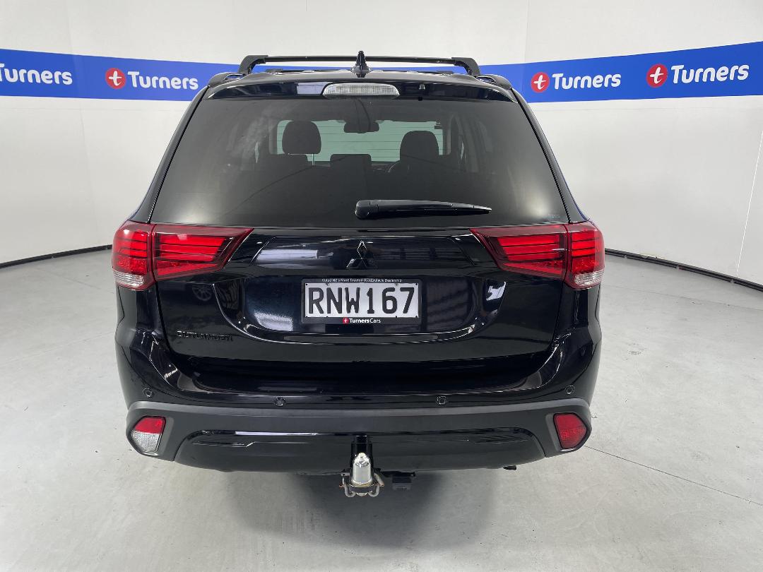 Photo '6' of Mitsubishi Outlander