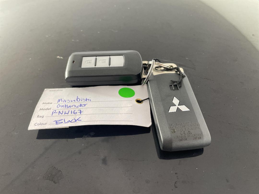 Photo '22' of Mitsubishi Outlander