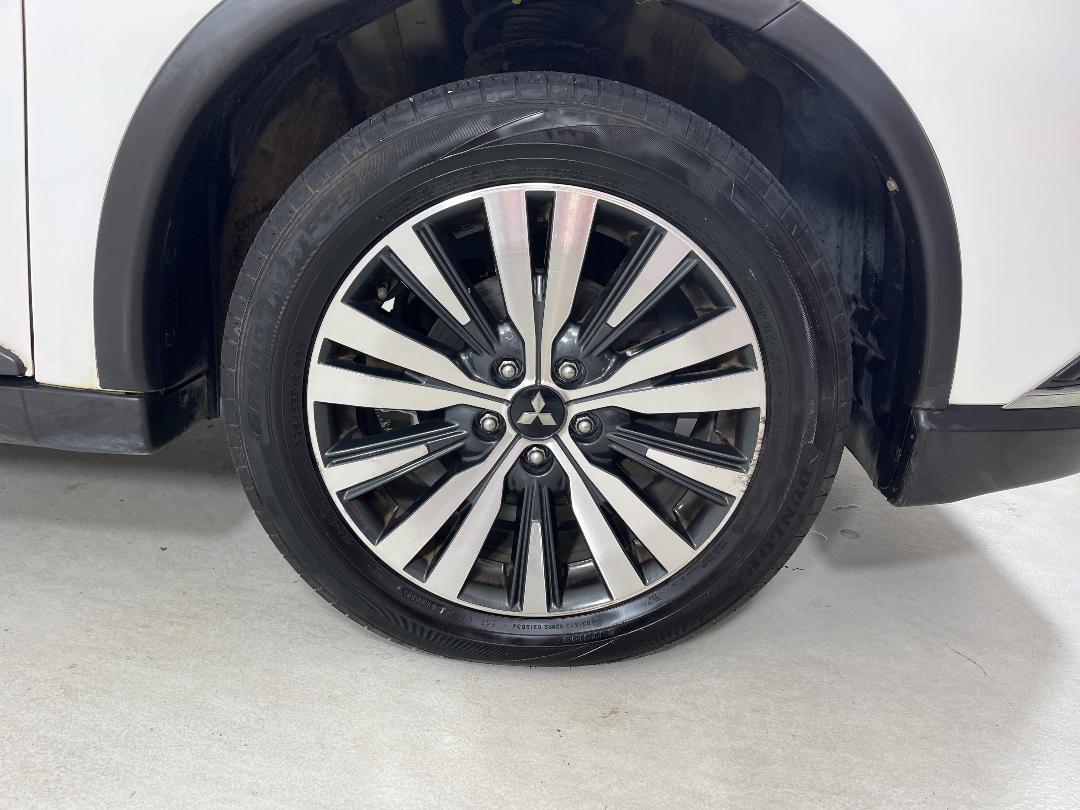 Photo '9' of Mitsubishi Outlander Photo '9' of Mitsubishi Outlander