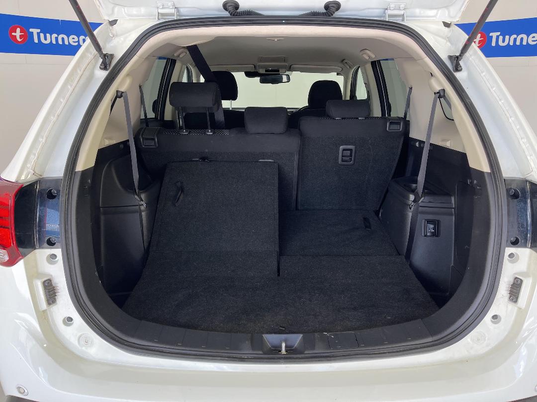 Photo '14' of Mitsubishi Outlander Photo '14' of Mitsubishi Outlander