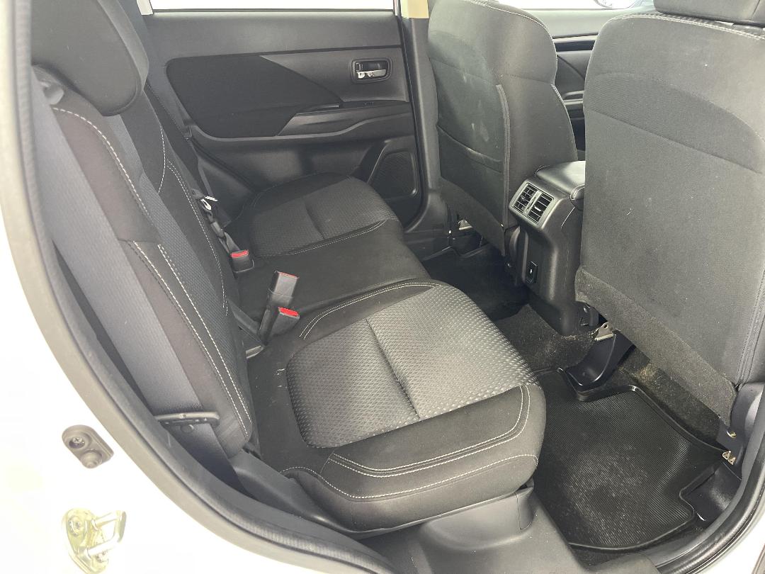 Photo '20' of Mitsubishi Outlander Photo '20' of Mitsubishi Outlander