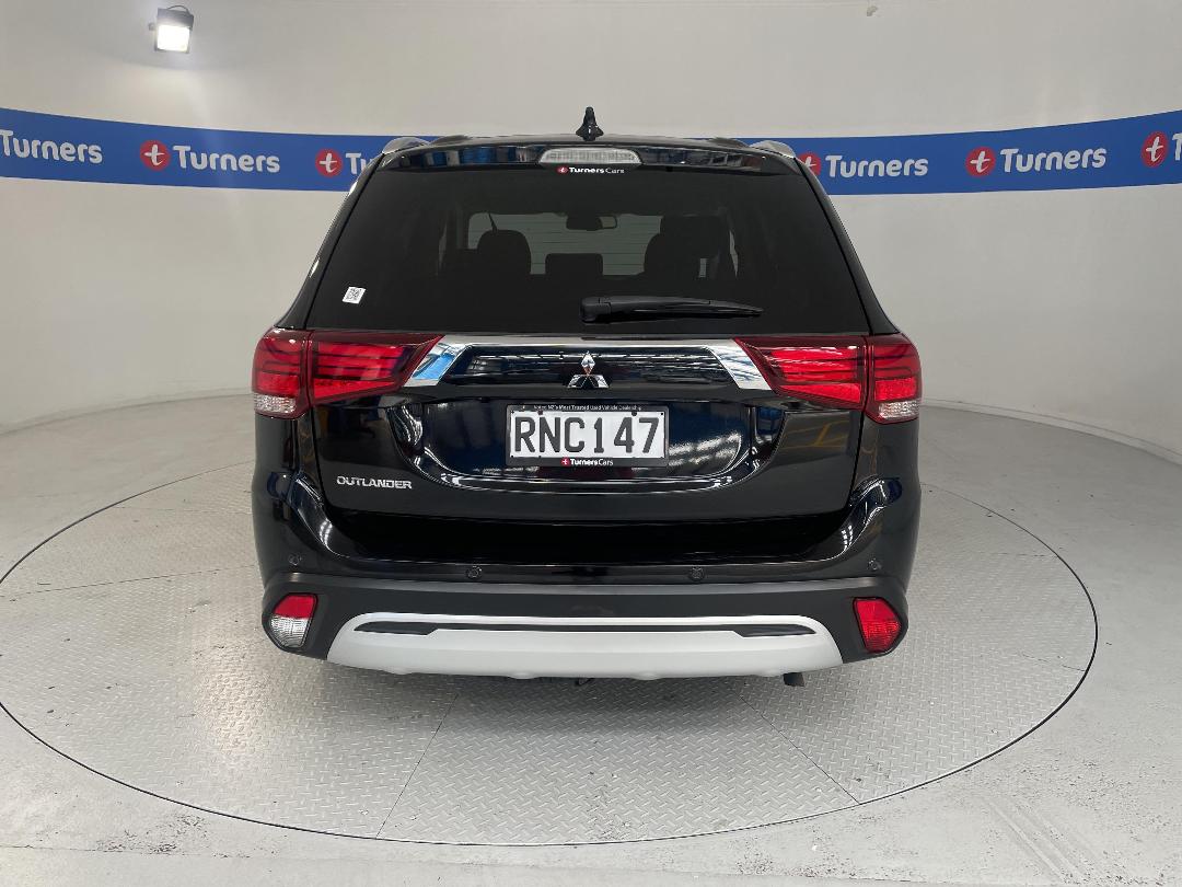 Photo '6' of Mitsubishi Outlander