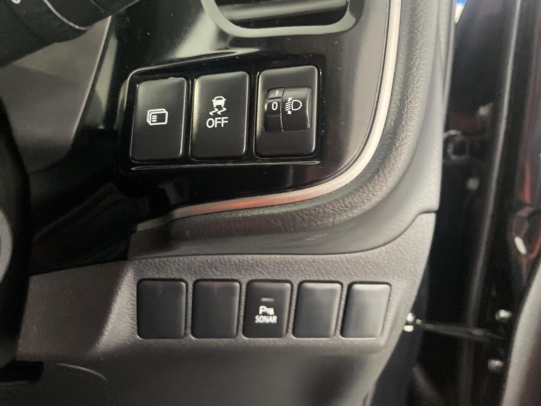 Photo '25' of Mitsubishi Outlander