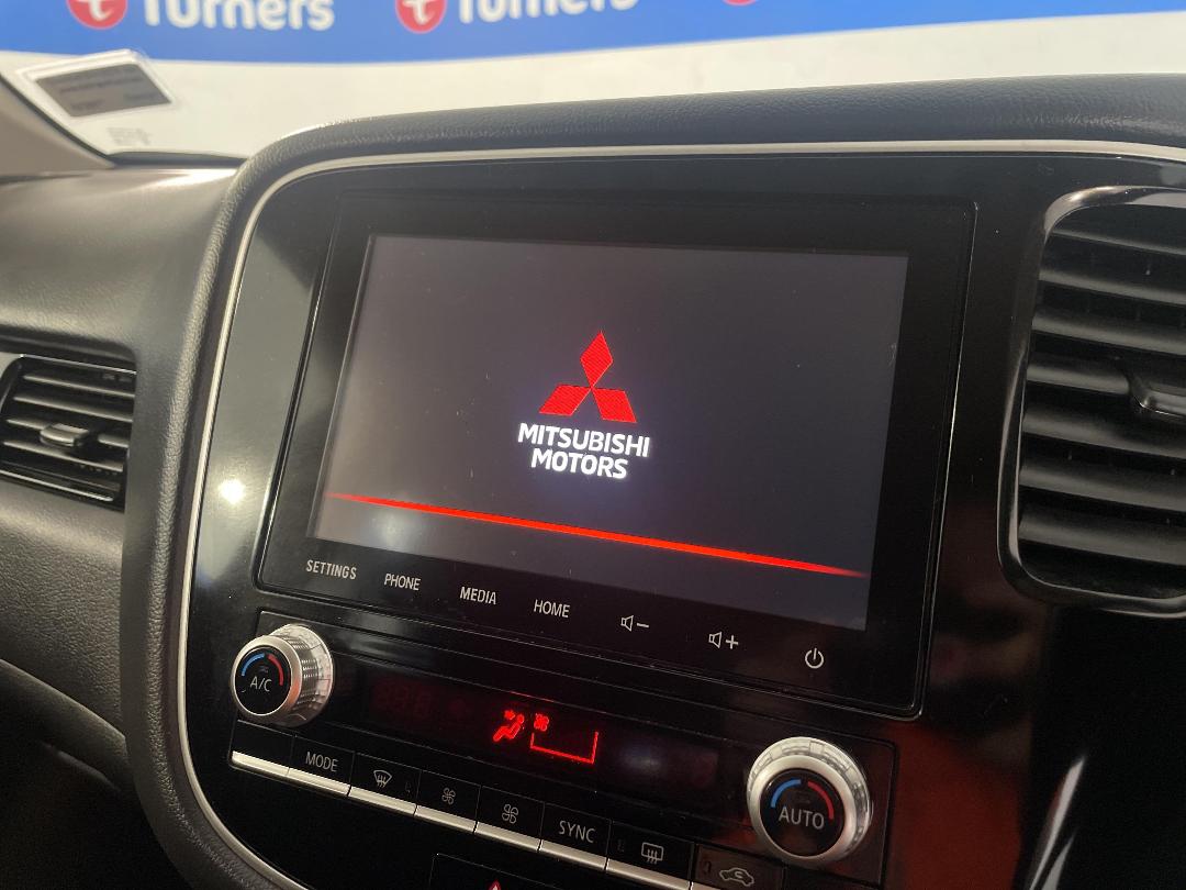 Photo '29' of Mitsubishi Outlander