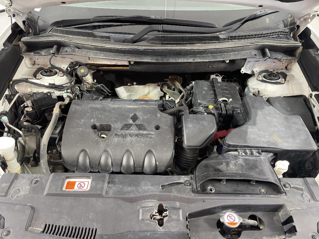 Photo '13' of Mitsubishi Outlander