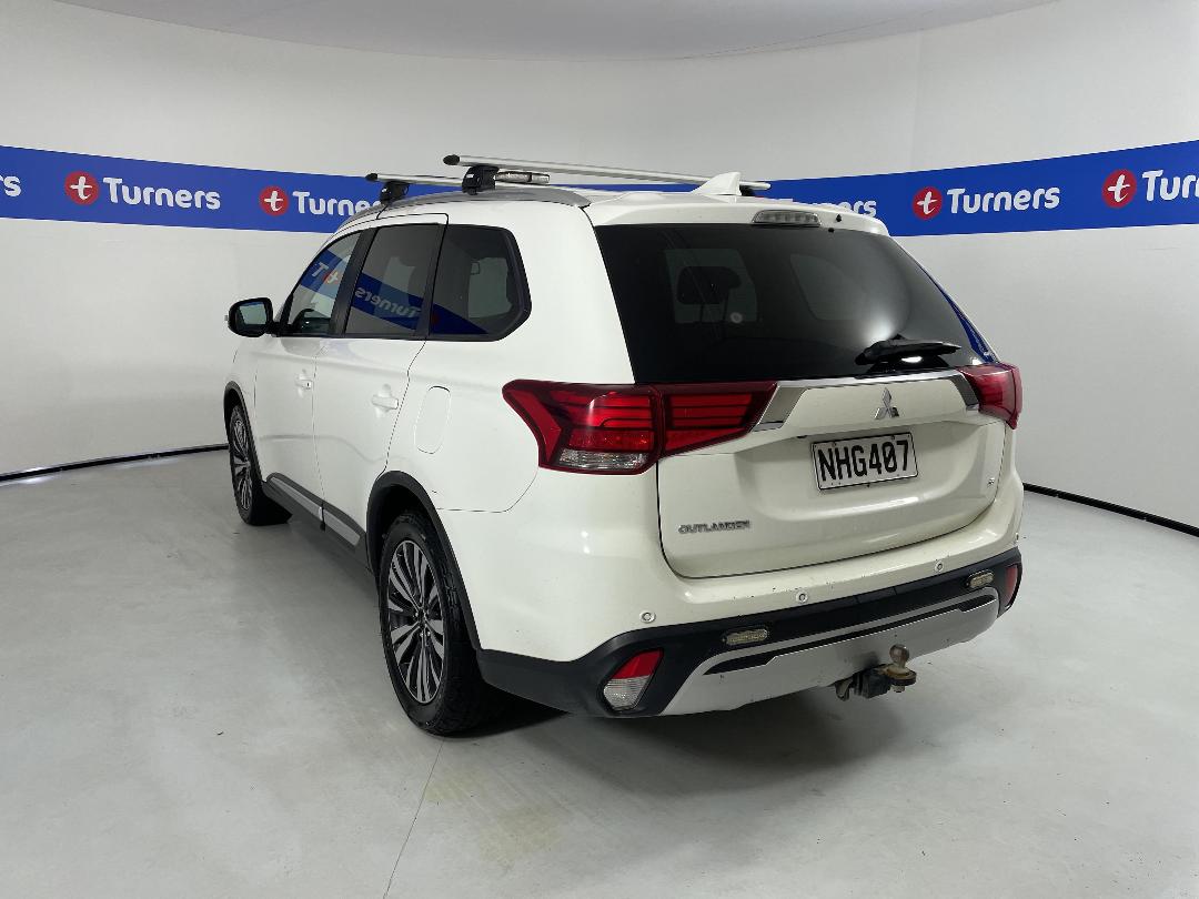 Photo '5' of Mitsubishi Outlander