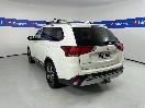 Thumbnail '5' of Mitsubishi Outlander
