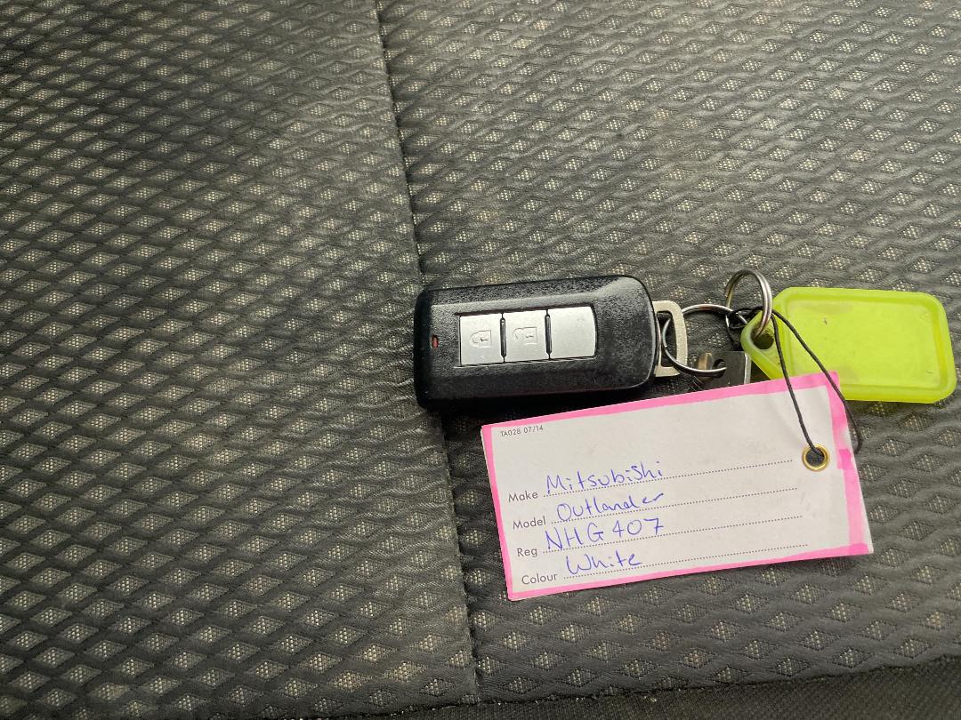 Photo '22' of Mitsubishi Outlander