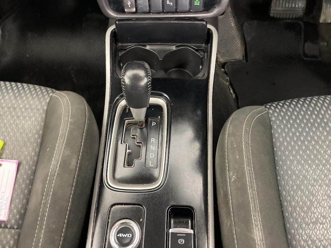 Photo '18' of Mitsubishi Outlander