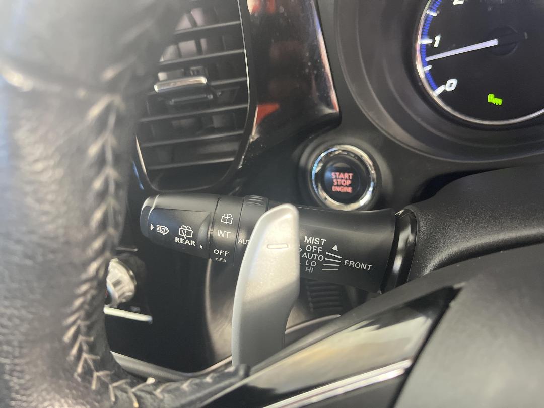 Photo '28' of Mitsubishi Outlander