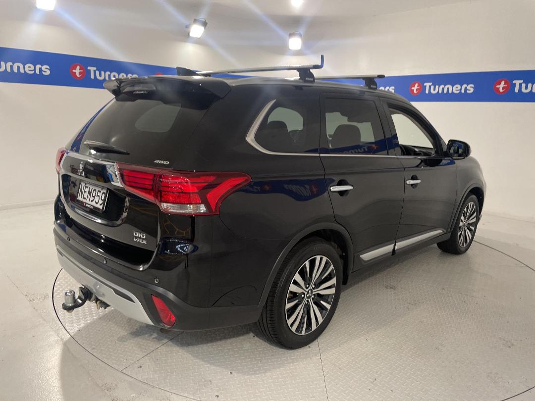 Photo '7' of Mitsubishi Outlander